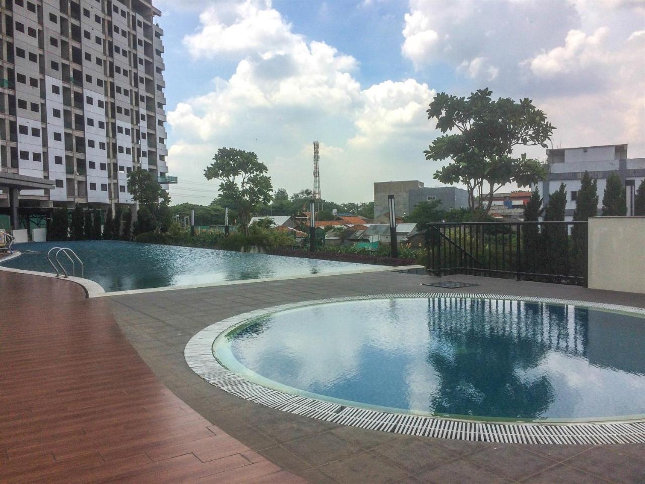 Artistic At The Oasis Cikarang By Travelio Bekasi