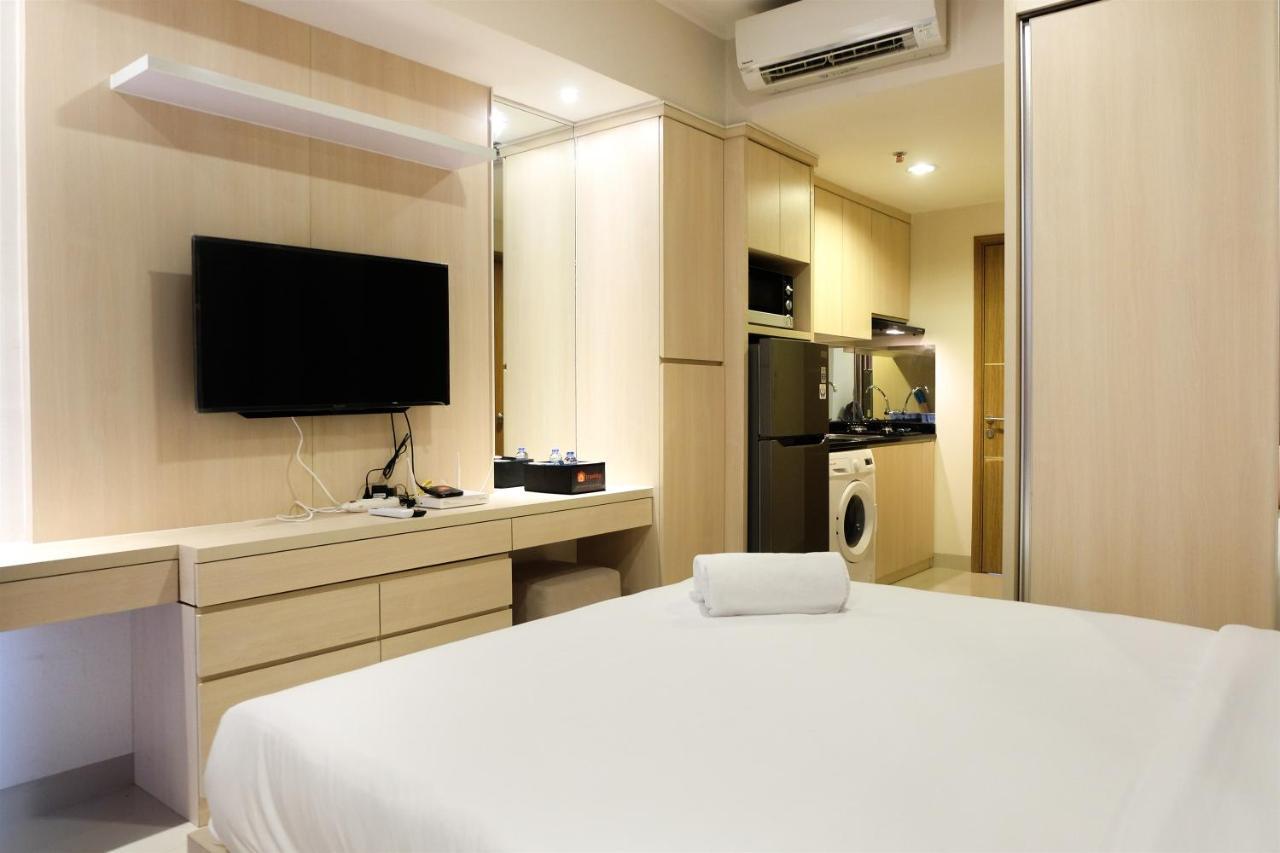 Artistic At The Oasis Cikarang By Travelio * Bekasi
